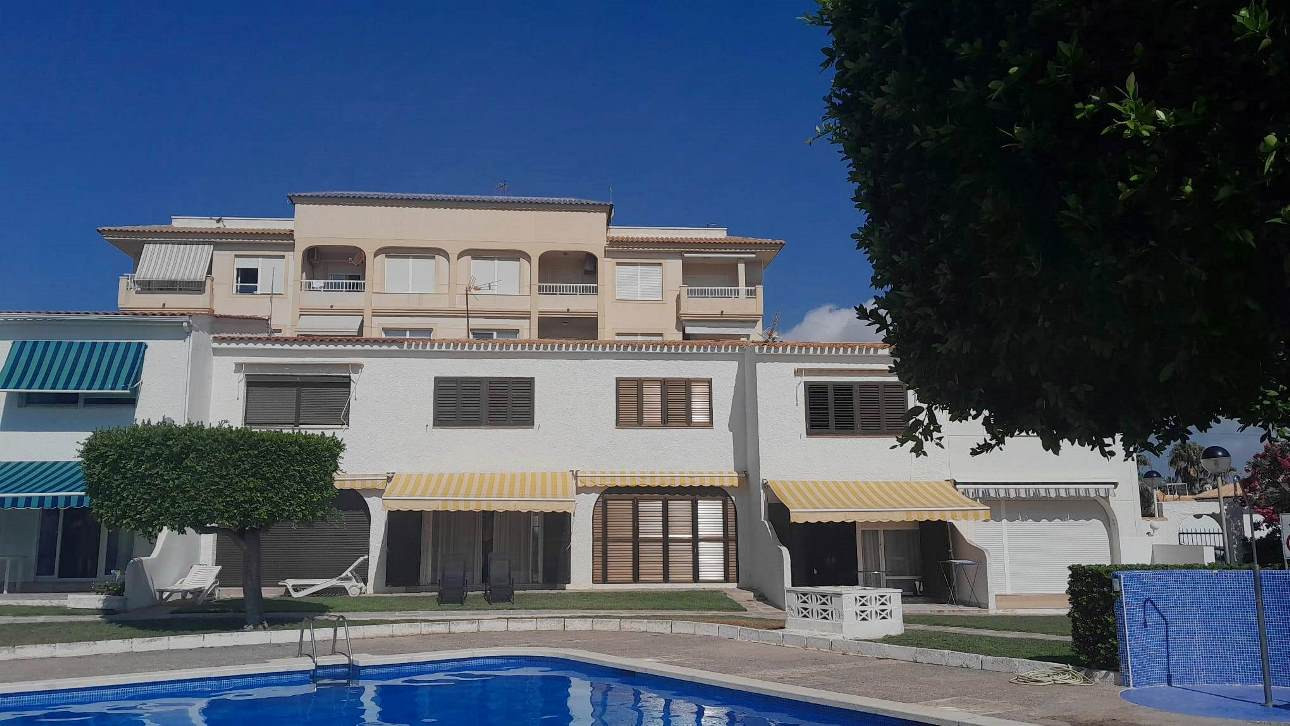 Bedroom in apartment for sale in Playa Flamenca