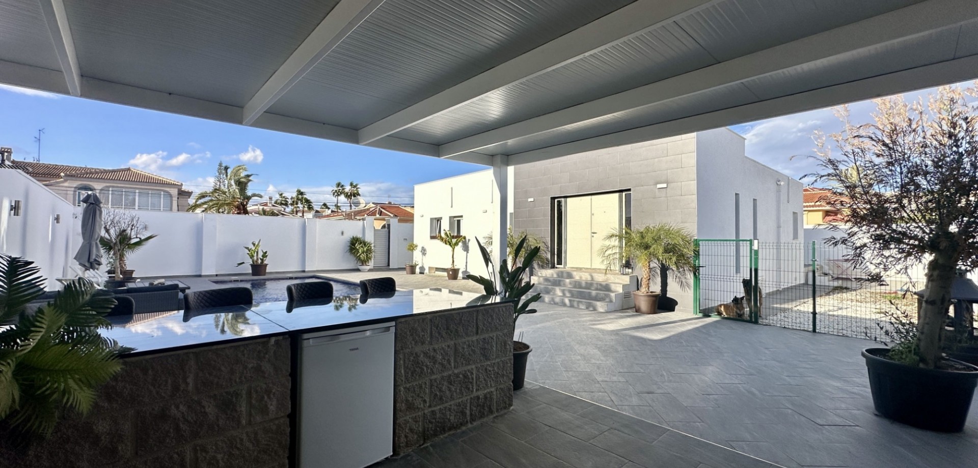 Bathroom in villa for sale in Rojales
