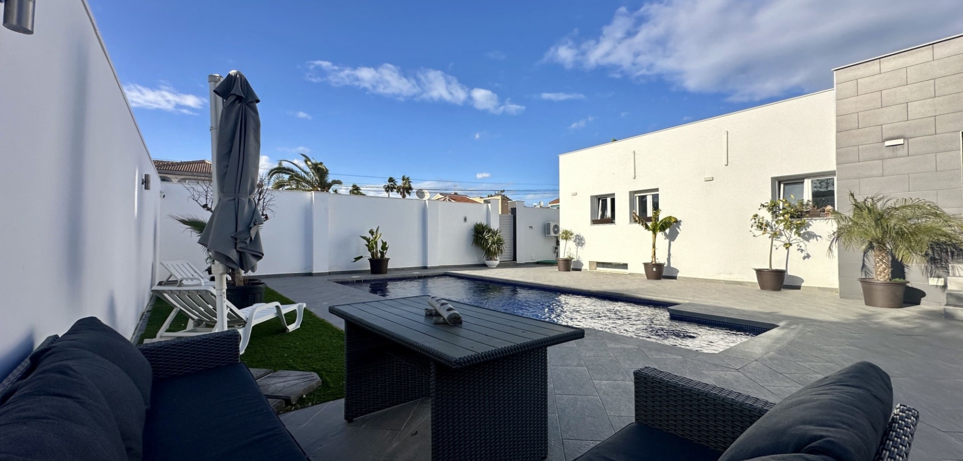 Exterior view in villa for sale in Rojales