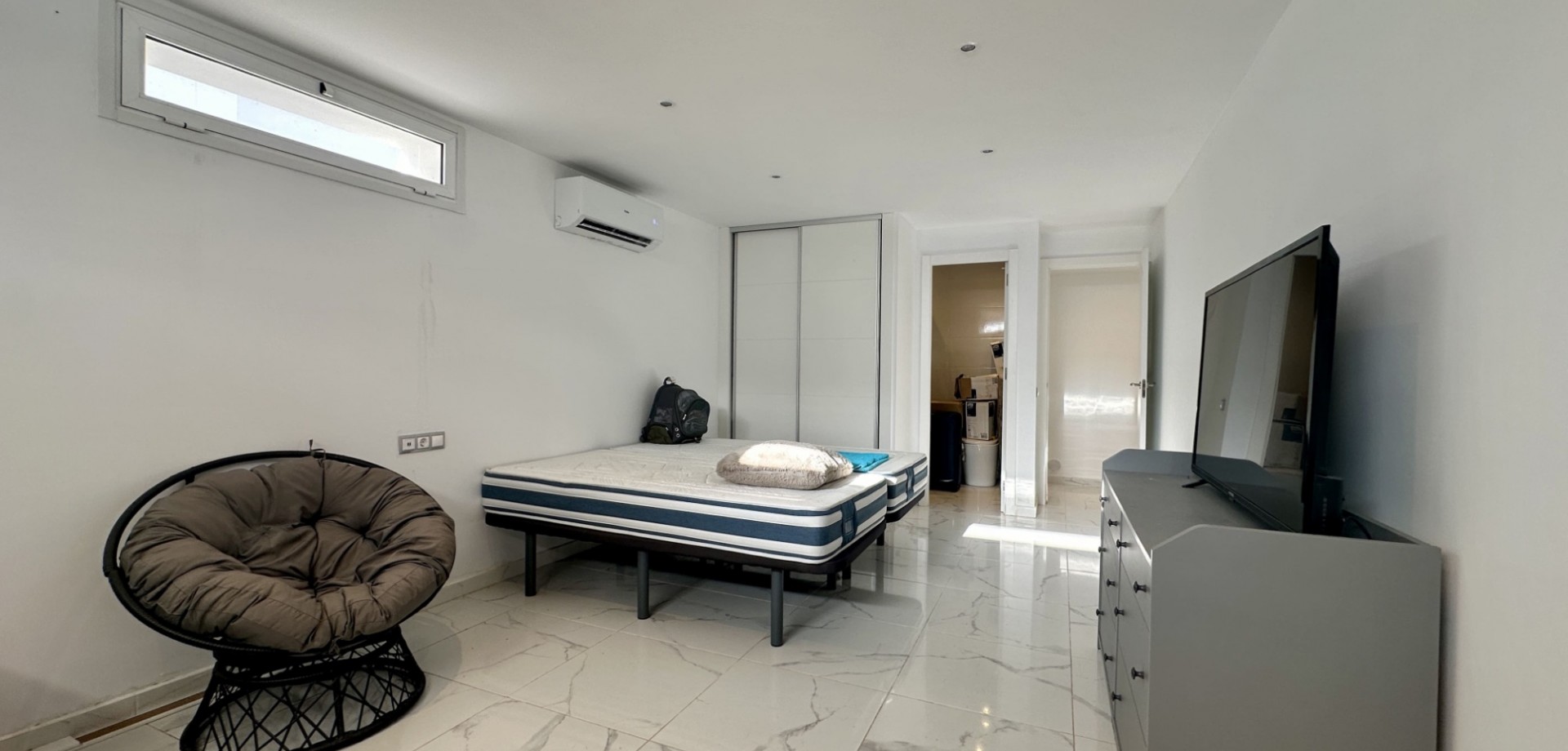 Pool area in villa for sale in Rojales