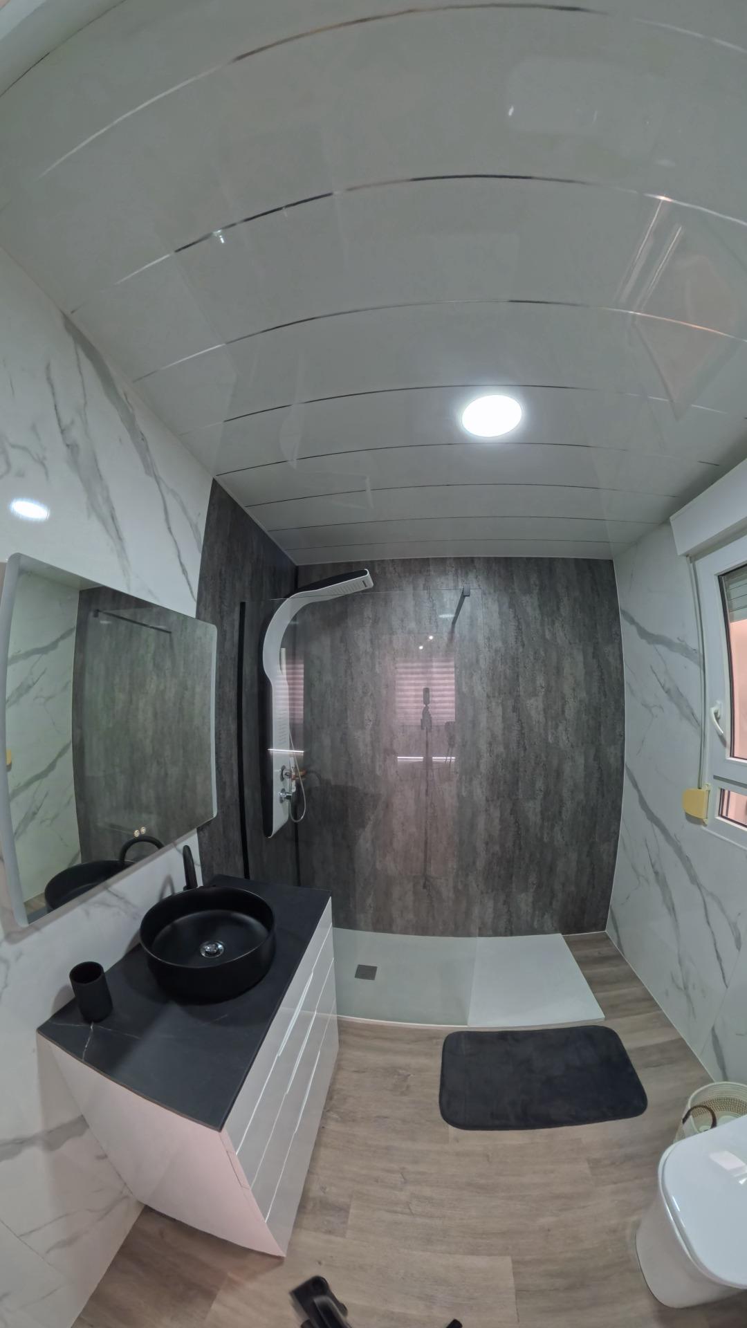 Bedroom in apartment for sale in Torrevieja