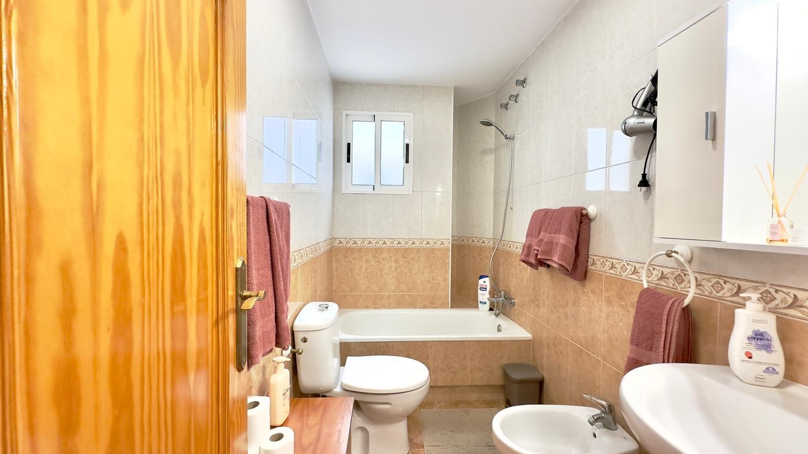 Bedroom in apartment for sale in Torrevieja