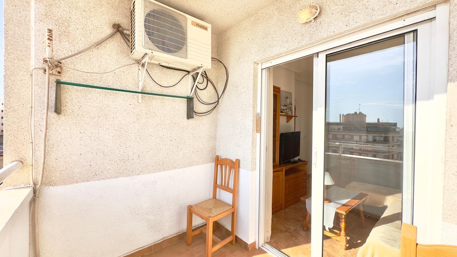 Bedroom in apartment for sale in Torrevieja