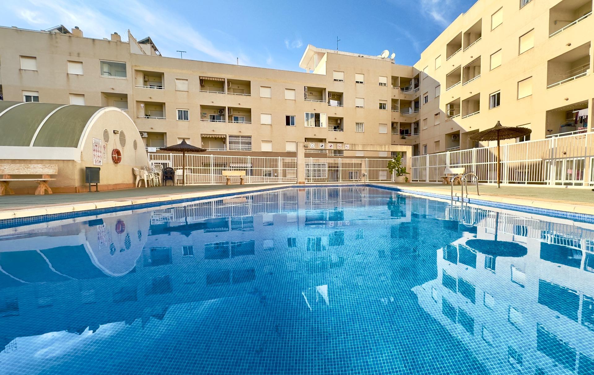 Bedroom in apartment for sale in Torrevieja