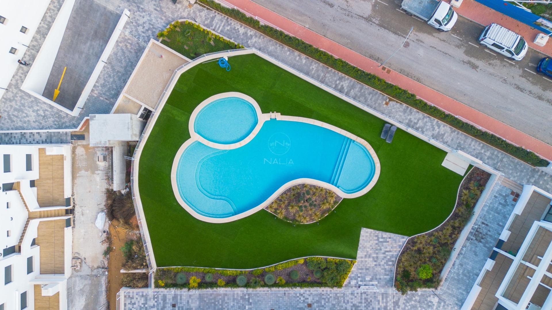 Garden in penthouse for sale in Torrevieja