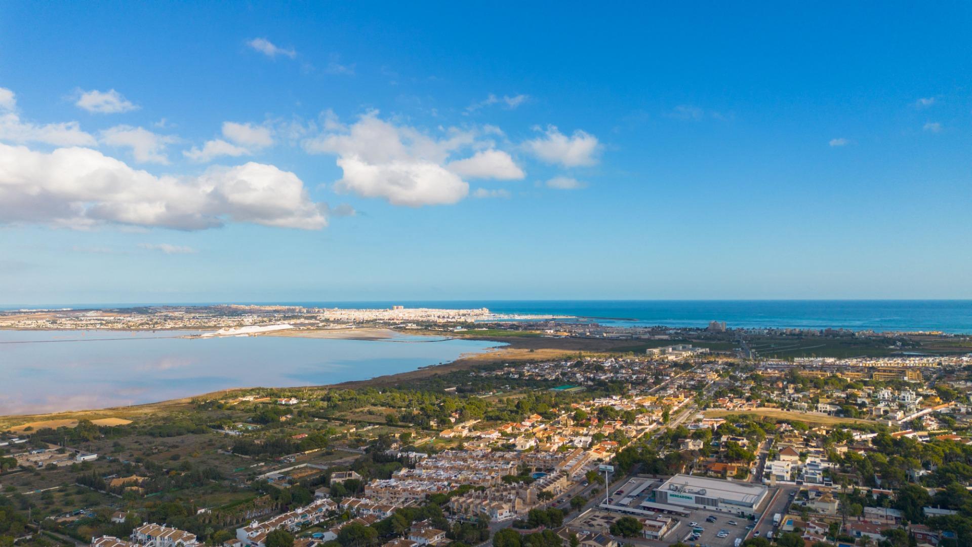 Bedroom in penthouse for sale in Torrevieja