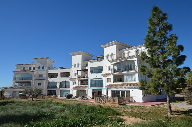 Garden in apartment for sale in Hacienda Riquelme Golf Resort