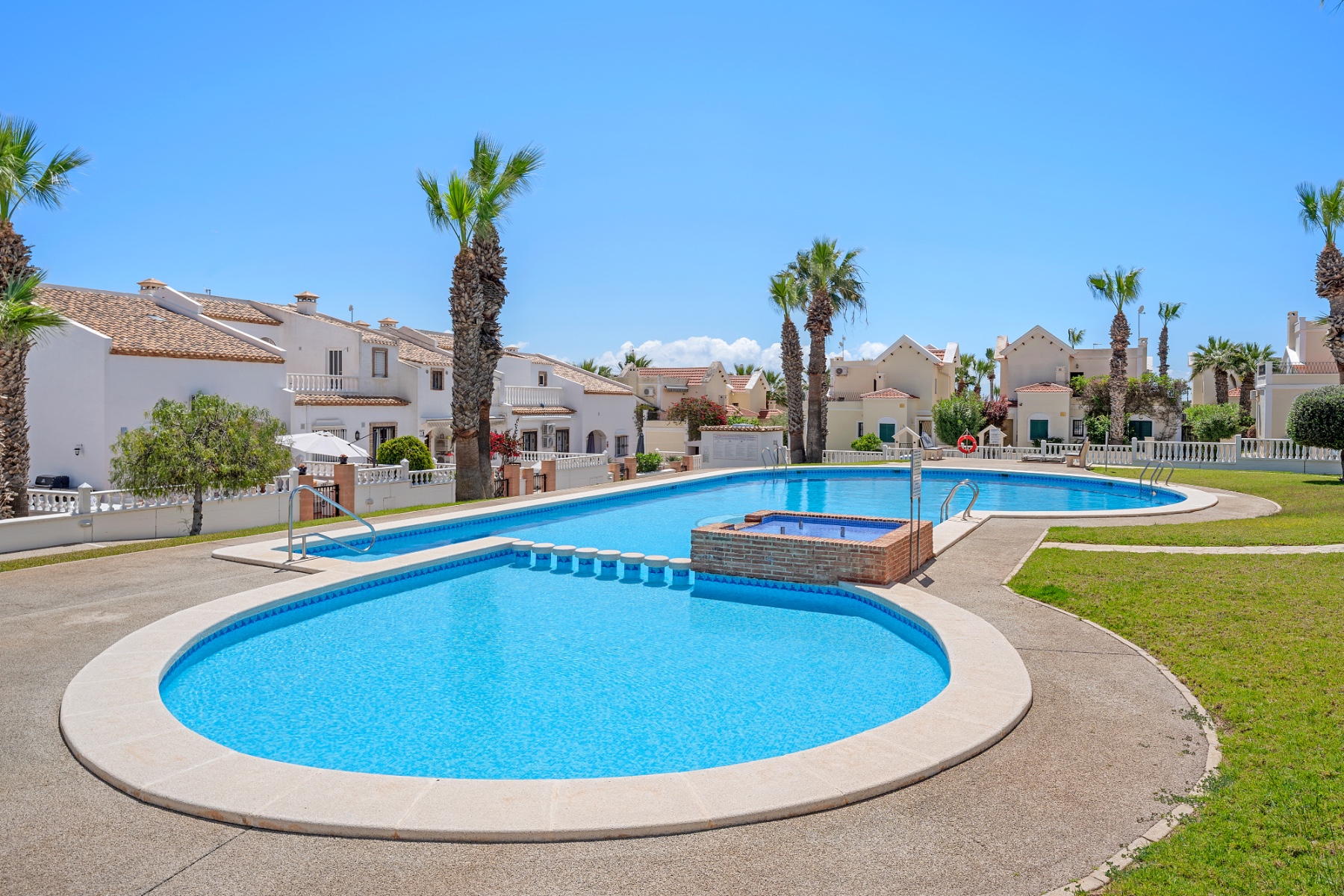 Kitchen in villa for sale in Orihuela Costa