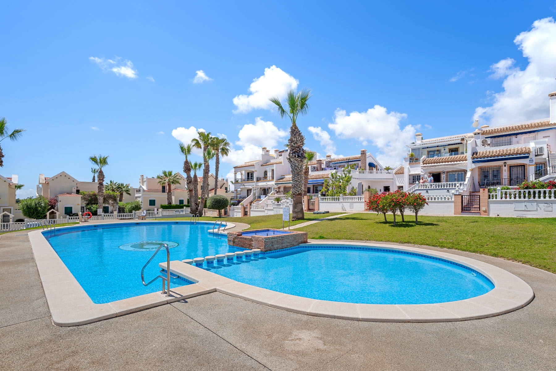 Master bedroom in villa for sale in Orihuela Costa