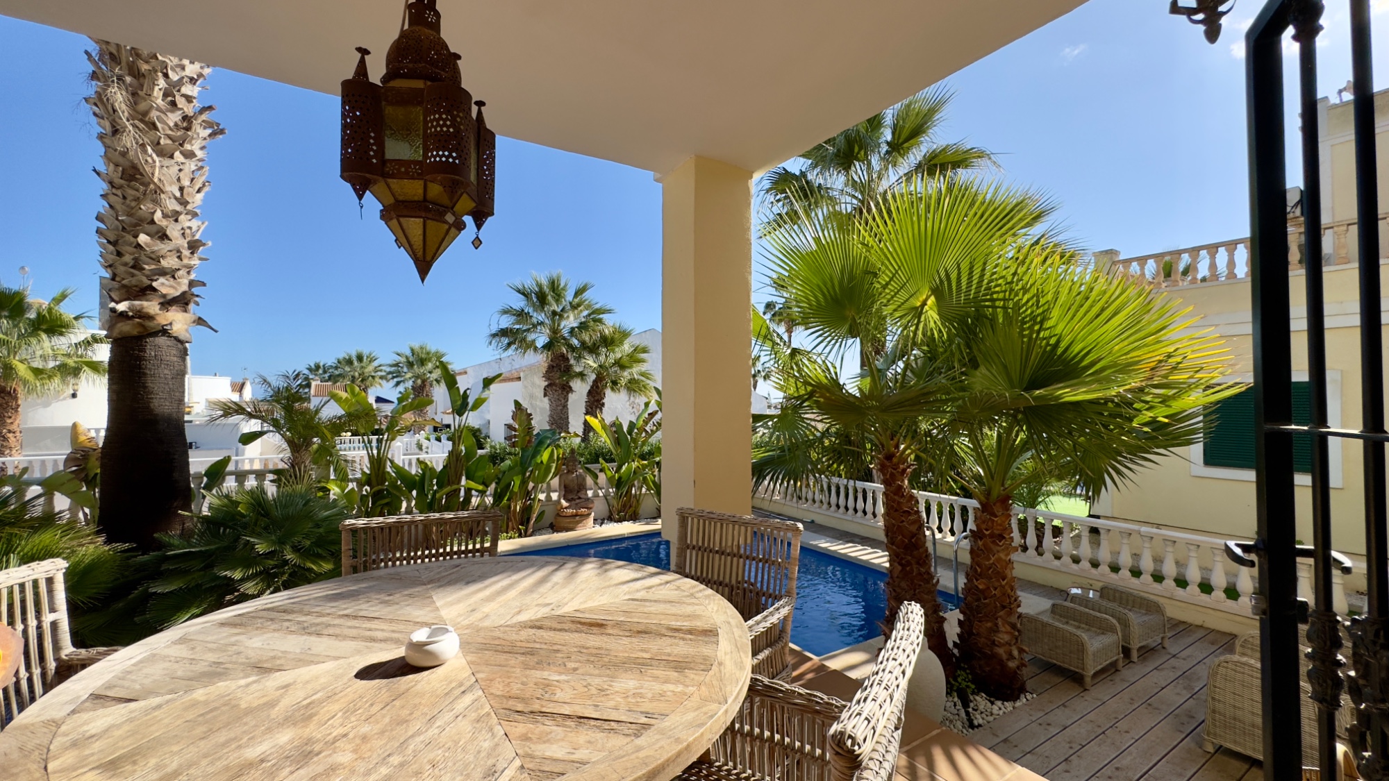 Dining area in villa for sale in Orihuela Costa