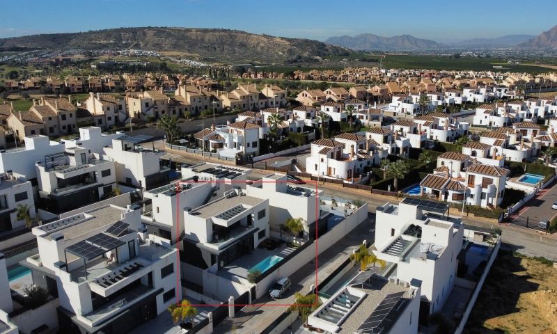Modern Modern villa, brand new, only 1 week old 3-bedroom, 2-bathroom villa located in the prestigio