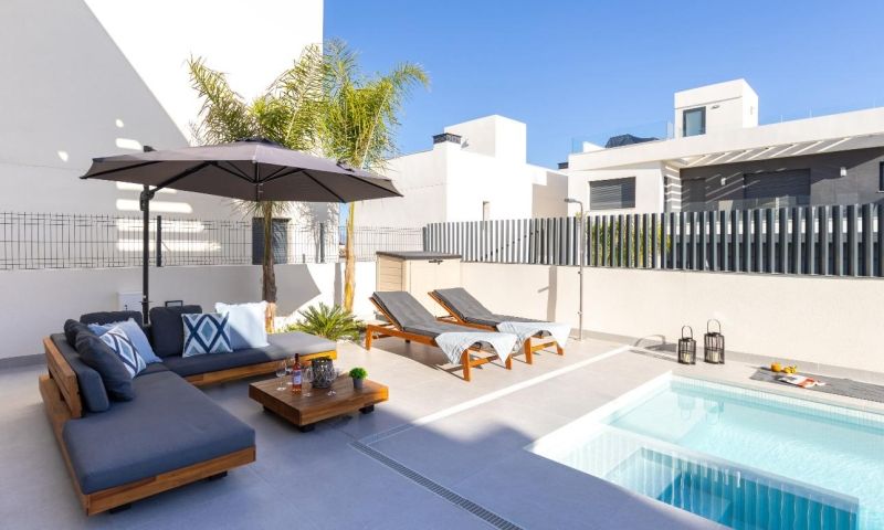 Bathroom in villa for sale in Algorfa