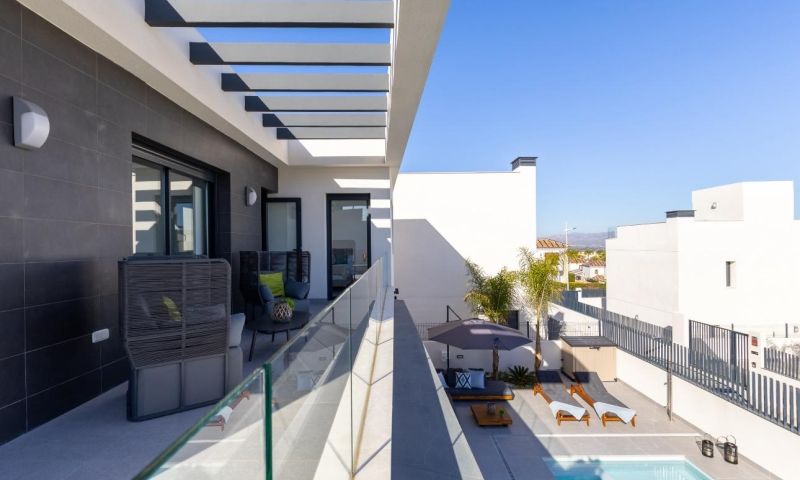 Garden in villa for sale in Algorfa