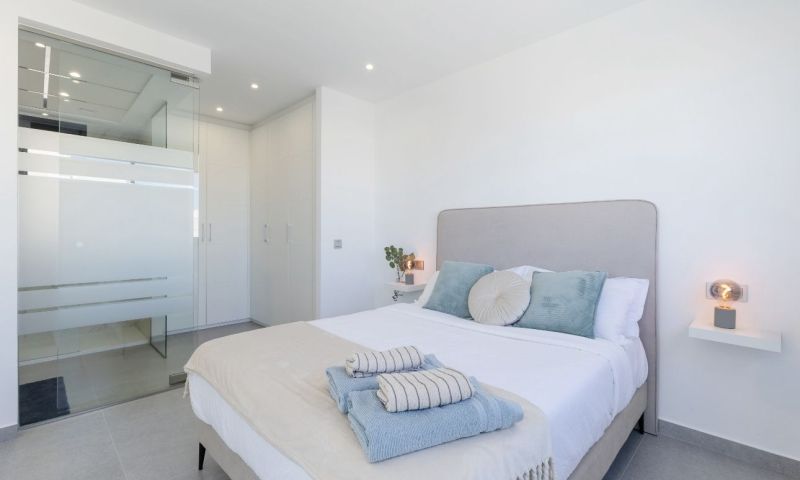 Bathroom in villa for sale in Algorfa