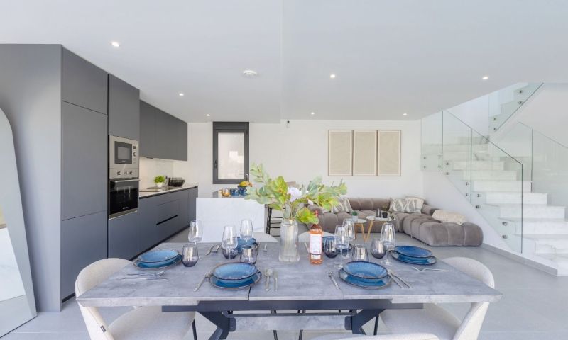 Bedroom in villa for sale in Algorfa