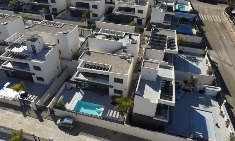 Modern Modern villa, brand new, only 1 week old 3-bedroom, 2-bathroom villa located in the prestigio
