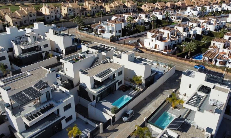 Pool area in villa for sale in Algorfa