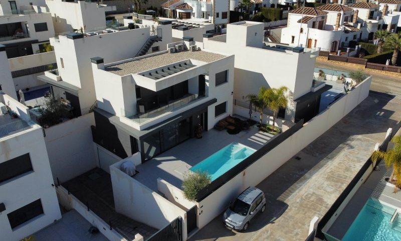 Dining area in villa for sale in Algorfa
