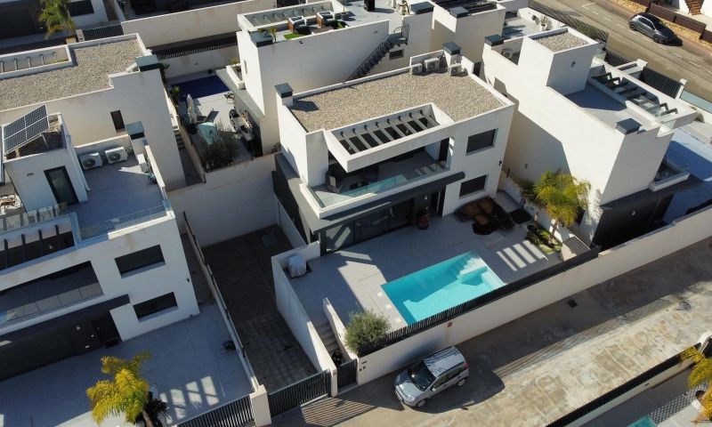Bedroom in villa for sale in Algorfa