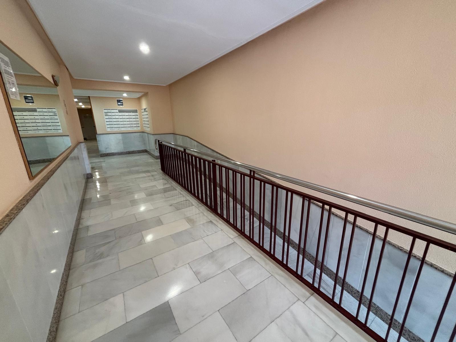 Bedroom in apartment for sale in Torrevieja