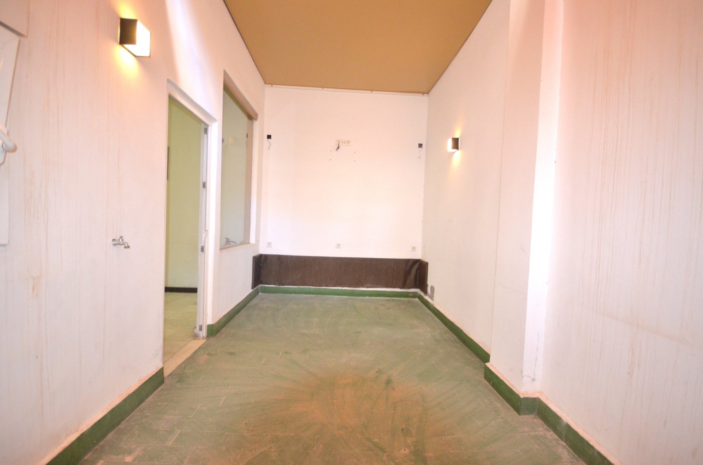 Kitchen in commercial for sale in Torrevieja