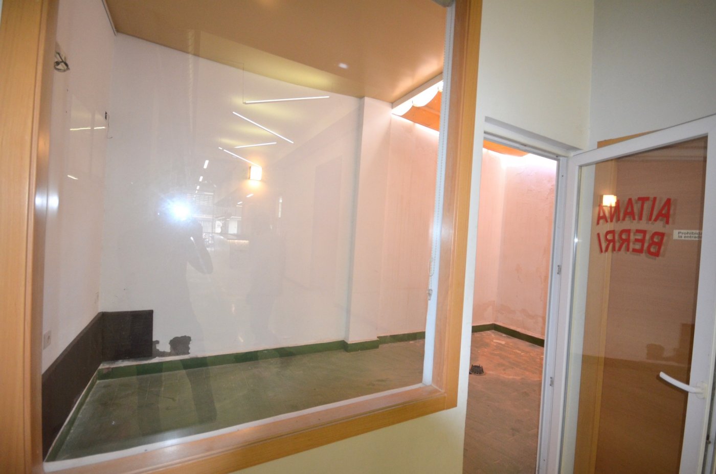 Master bedroom in commercial for sale in Torrevieja