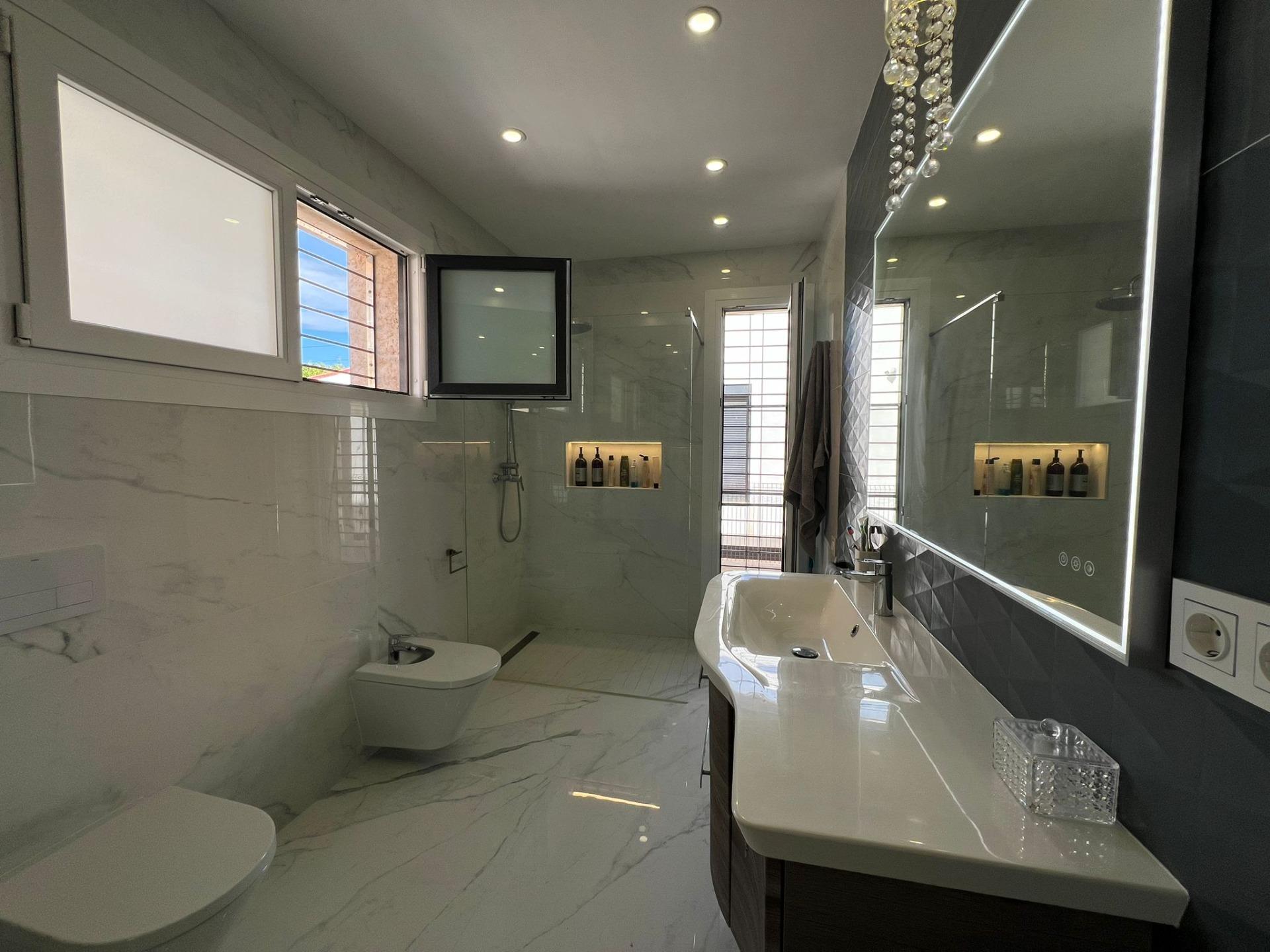 Living room in villa for sale in Torrevieja