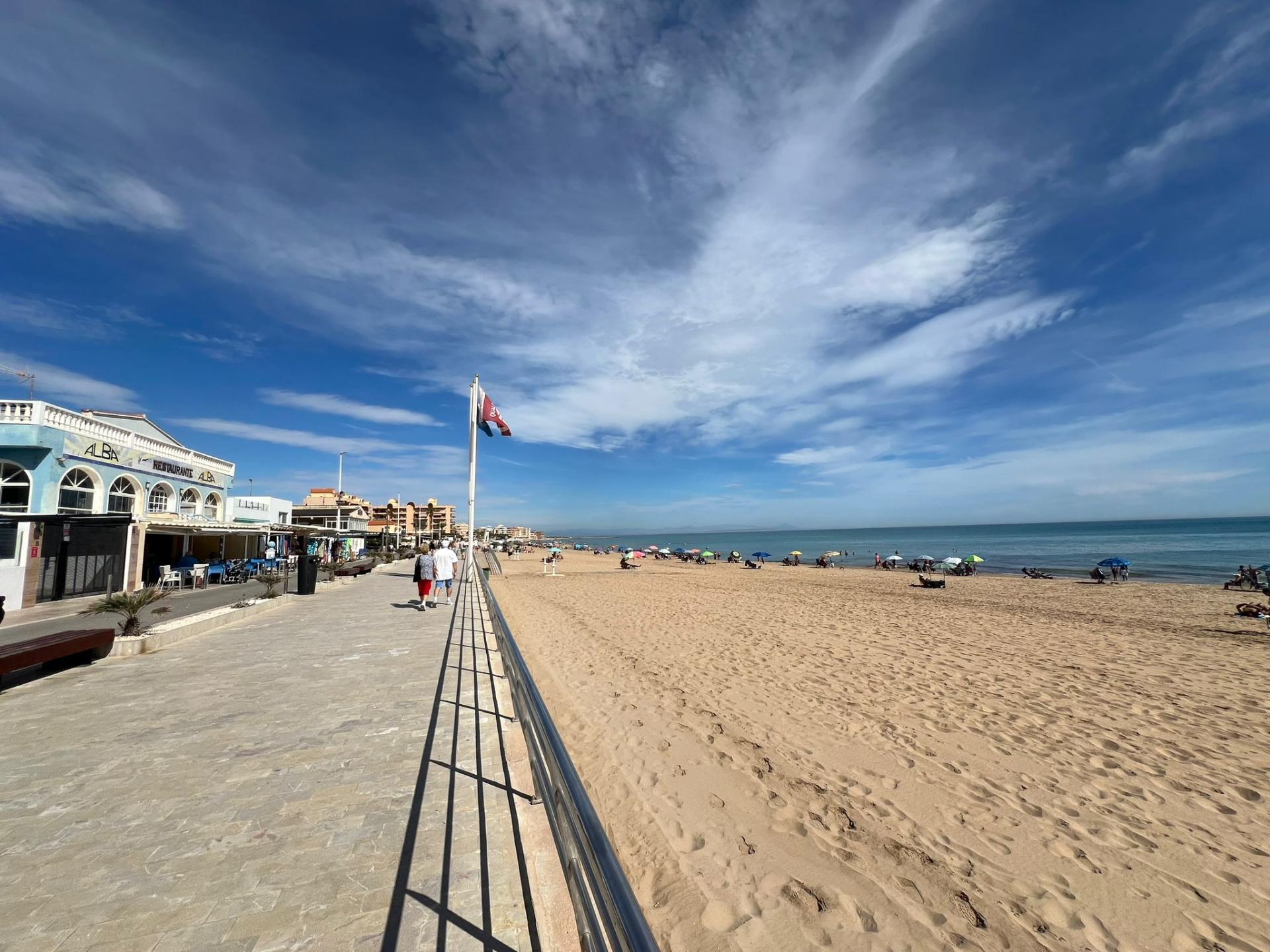 Terrace in villa for sale in Torrevieja