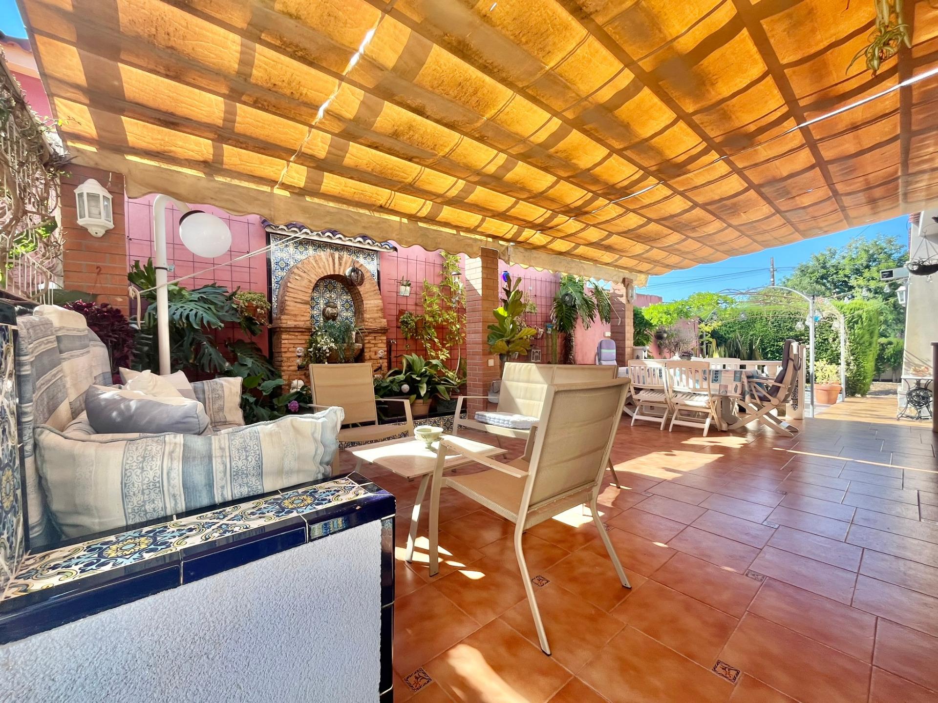 Kitchen in villa for sale in Torrevieja