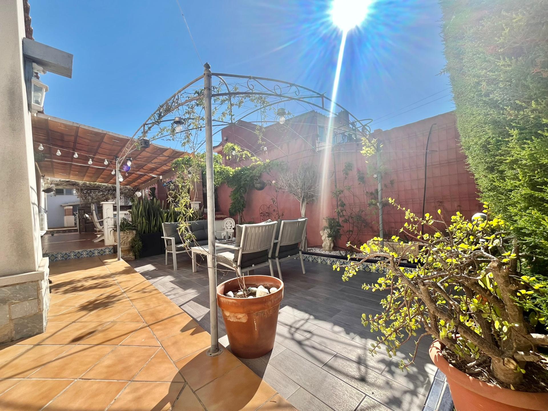 Pool area in villa for sale in Torrevieja