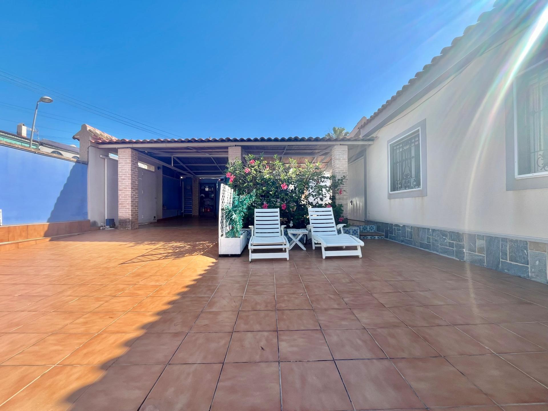 Exterior view in villa for sale in Torrevieja