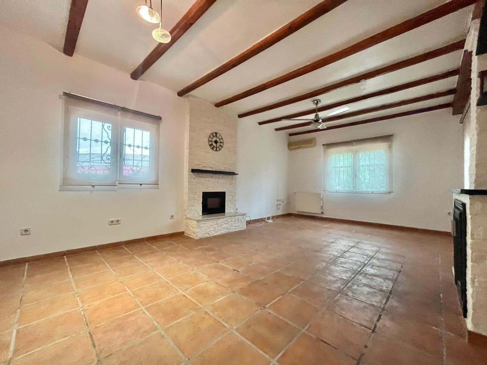 Master bedroom in villa for sale in Torrevieja