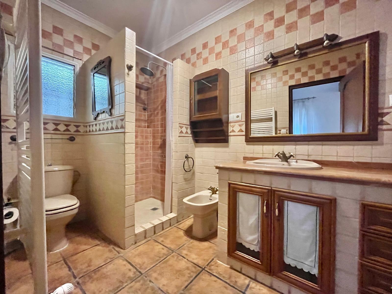 Master bedroom in villa for sale in Torrevieja