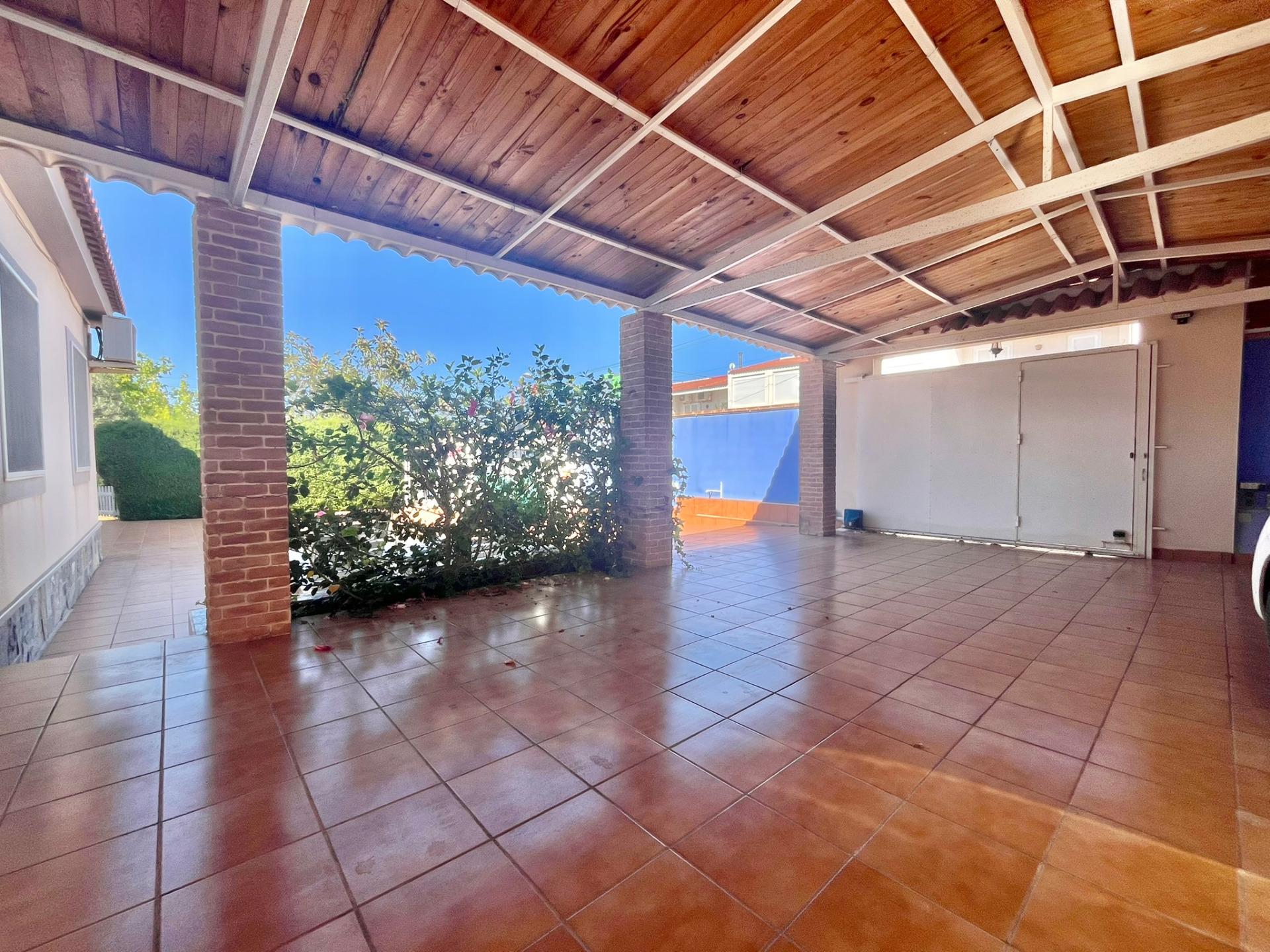 Garden in villa for sale in Torrevieja