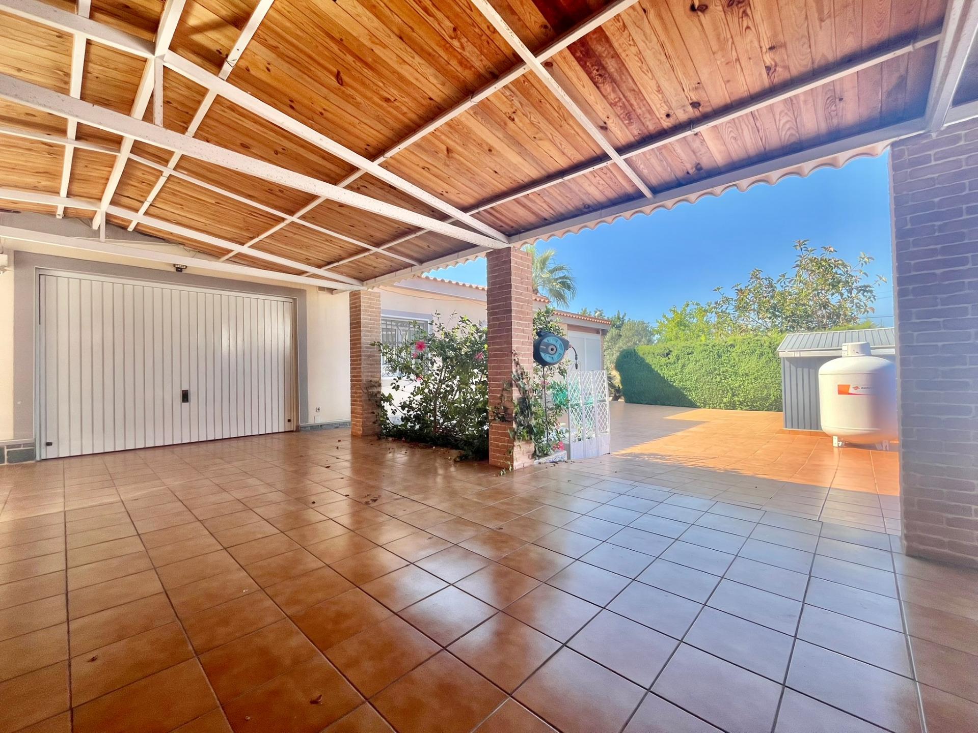 Dining area in villa for sale in Torrevieja