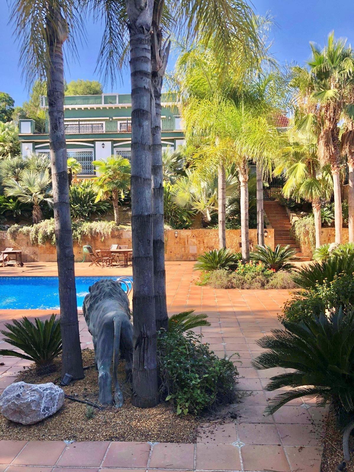 Bedroom in villa for sale in El Palmar
