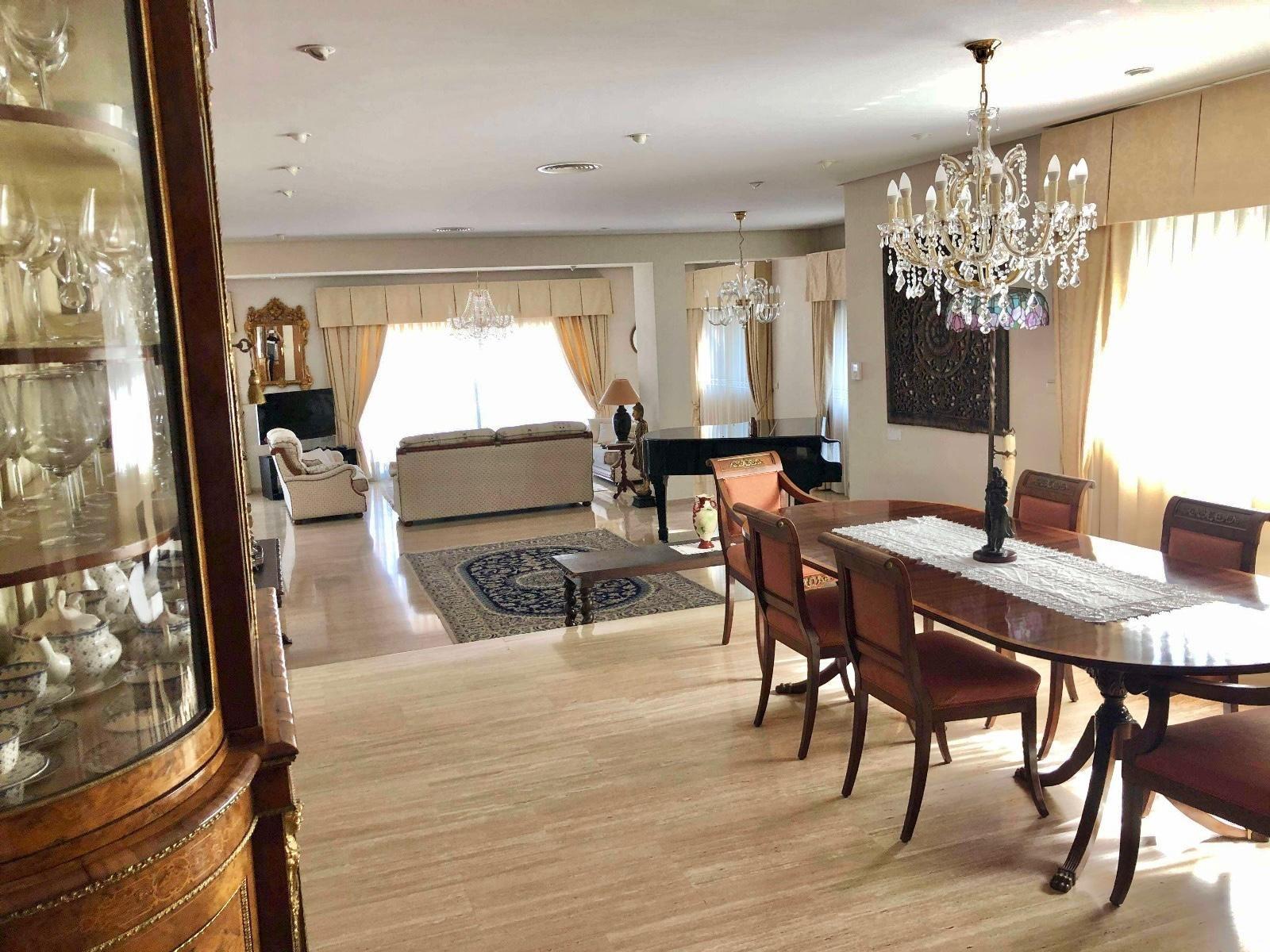 Bedroom in villa for sale in El Palmar