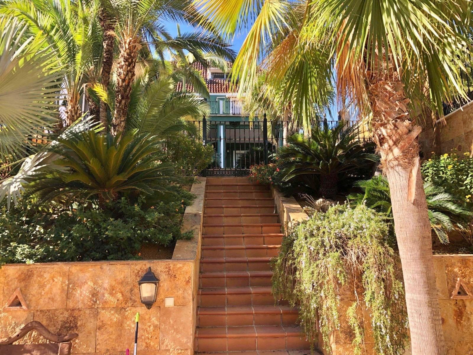 Pool area in villa for sale in El Palmar