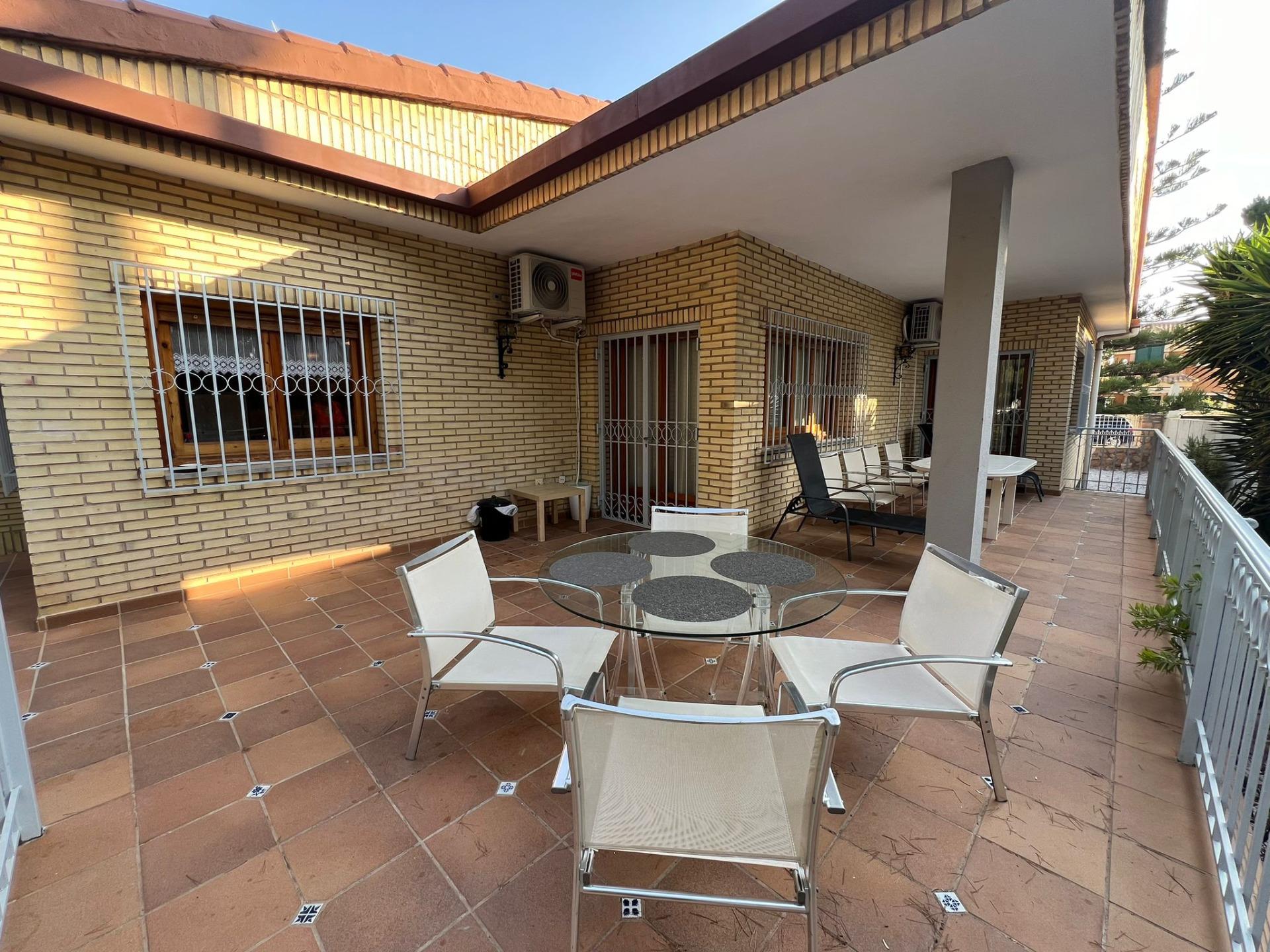 Exterior view in villa for sale in Orihuela Costa