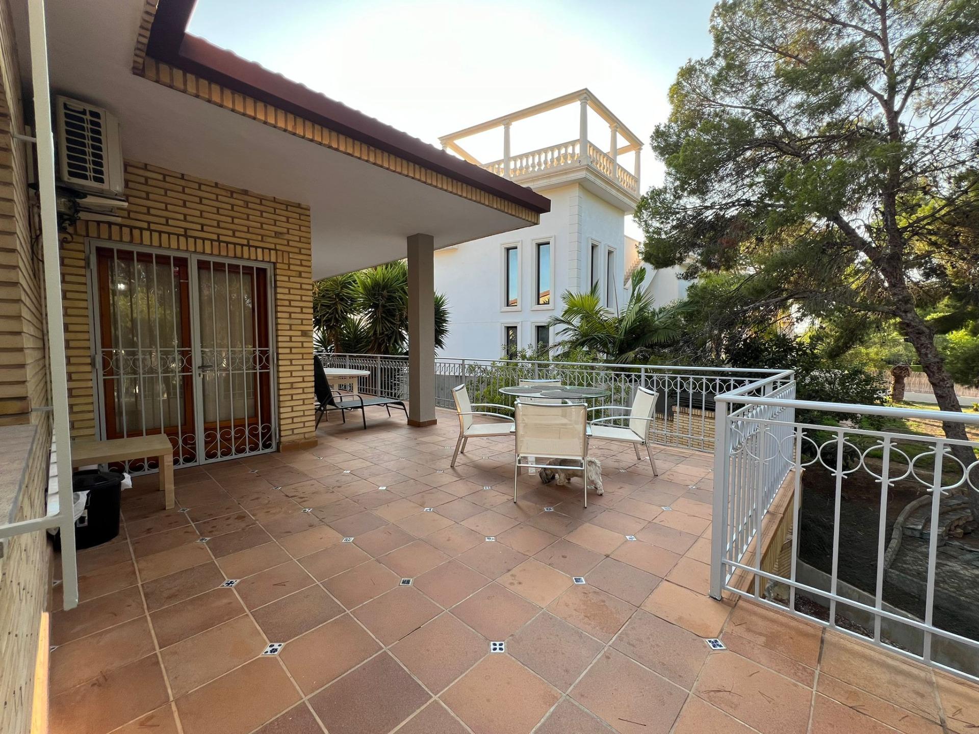 Living room in villa for sale in Orihuela Costa