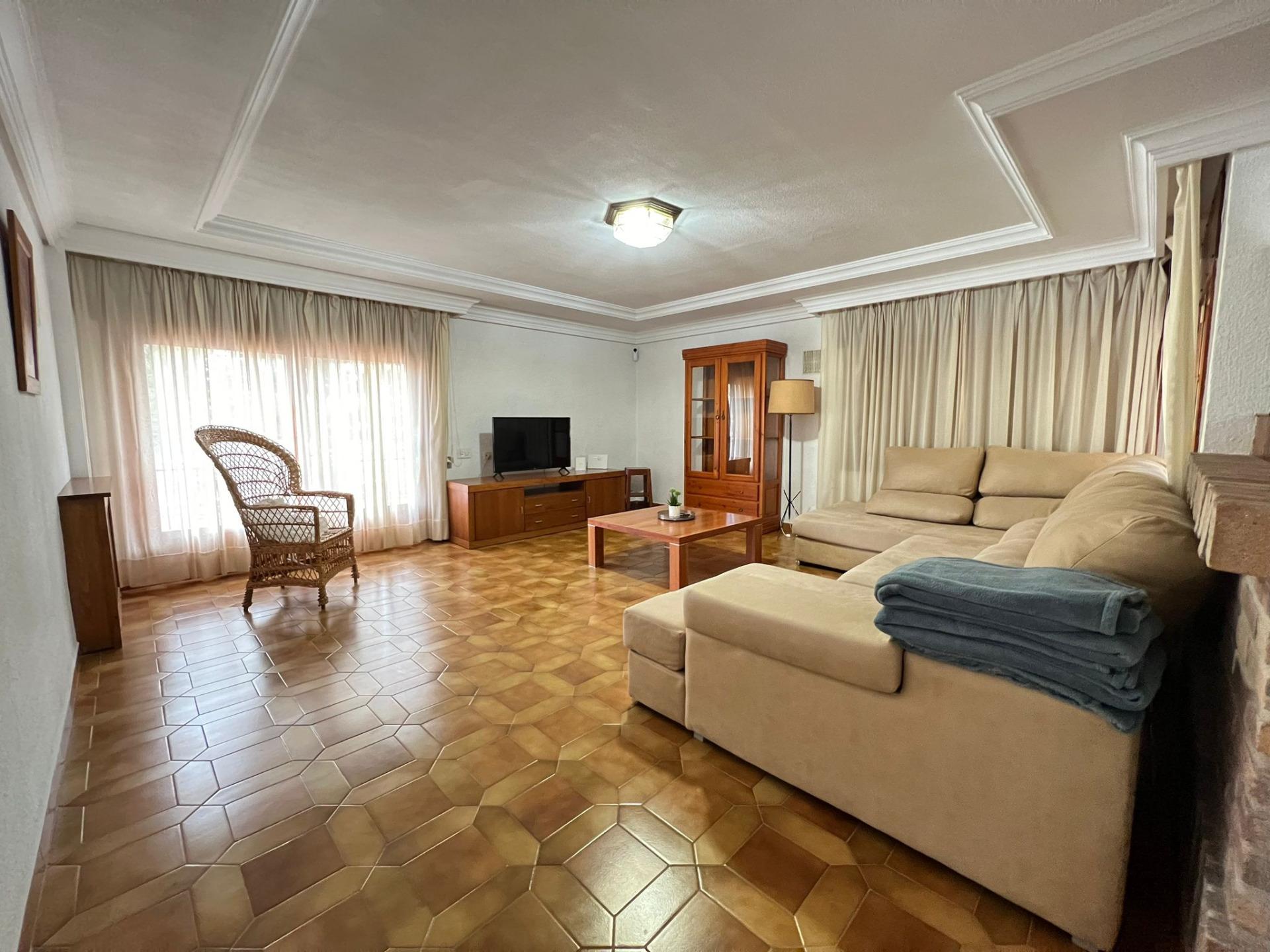 Dining area in villa for sale in Orihuela Costa