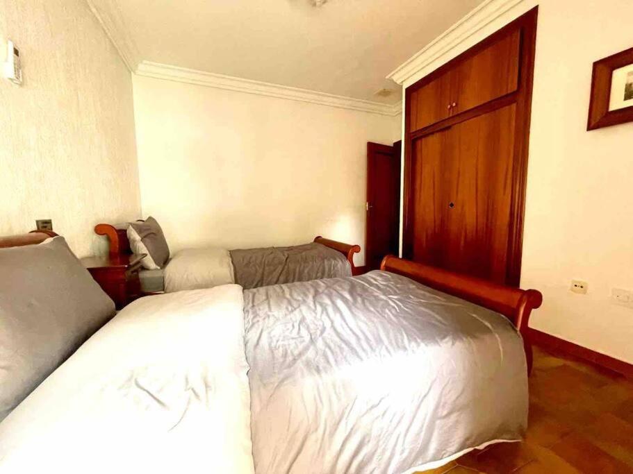 Bedroom in villa for sale in Orihuela Costa