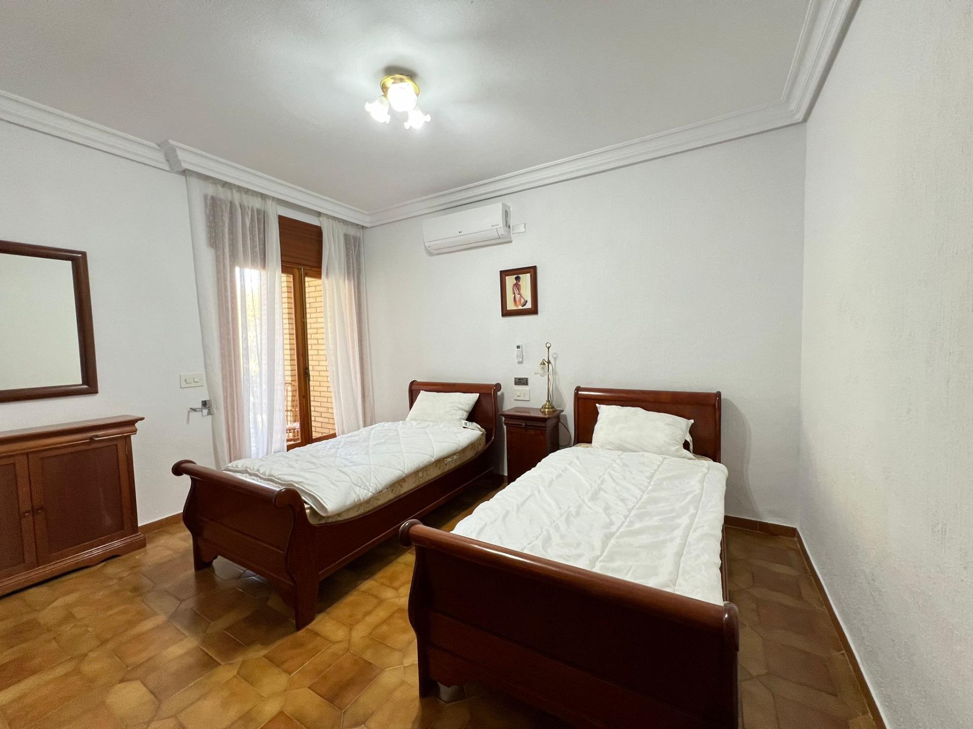 Garden in villa for sale in Orihuela Costa