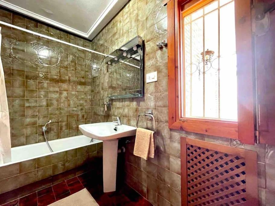 Garden in villa for sale in Orihuela Costa