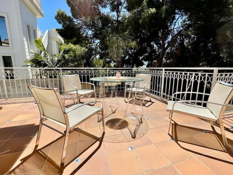 Dining area in villa for sale in Orihuela Costa