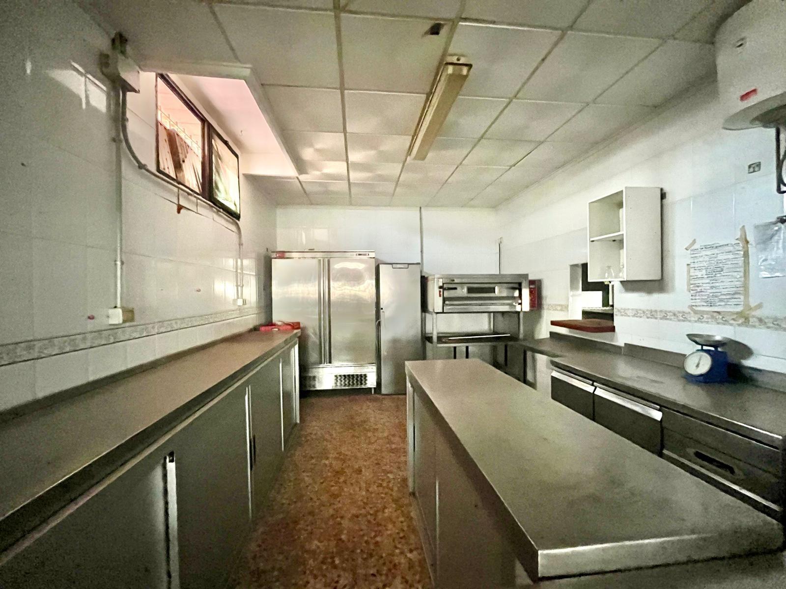 Kitchen in commercial for sale in Torrevieja