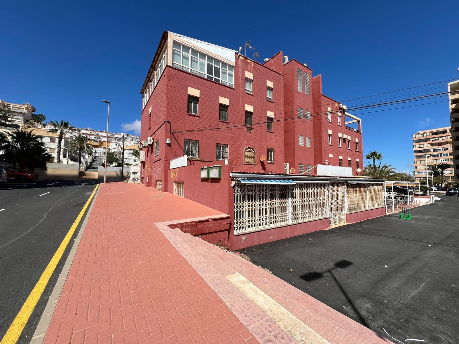 Pool area in commercial for sale in Torrevieja