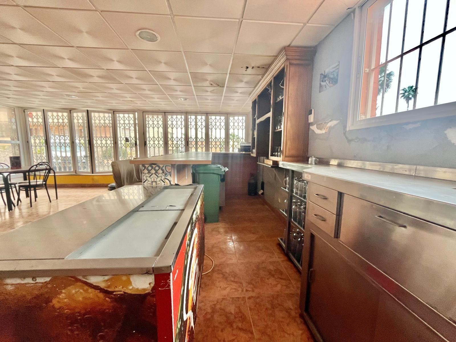 Commercial premises for sale, located in the Cabo Cervera area