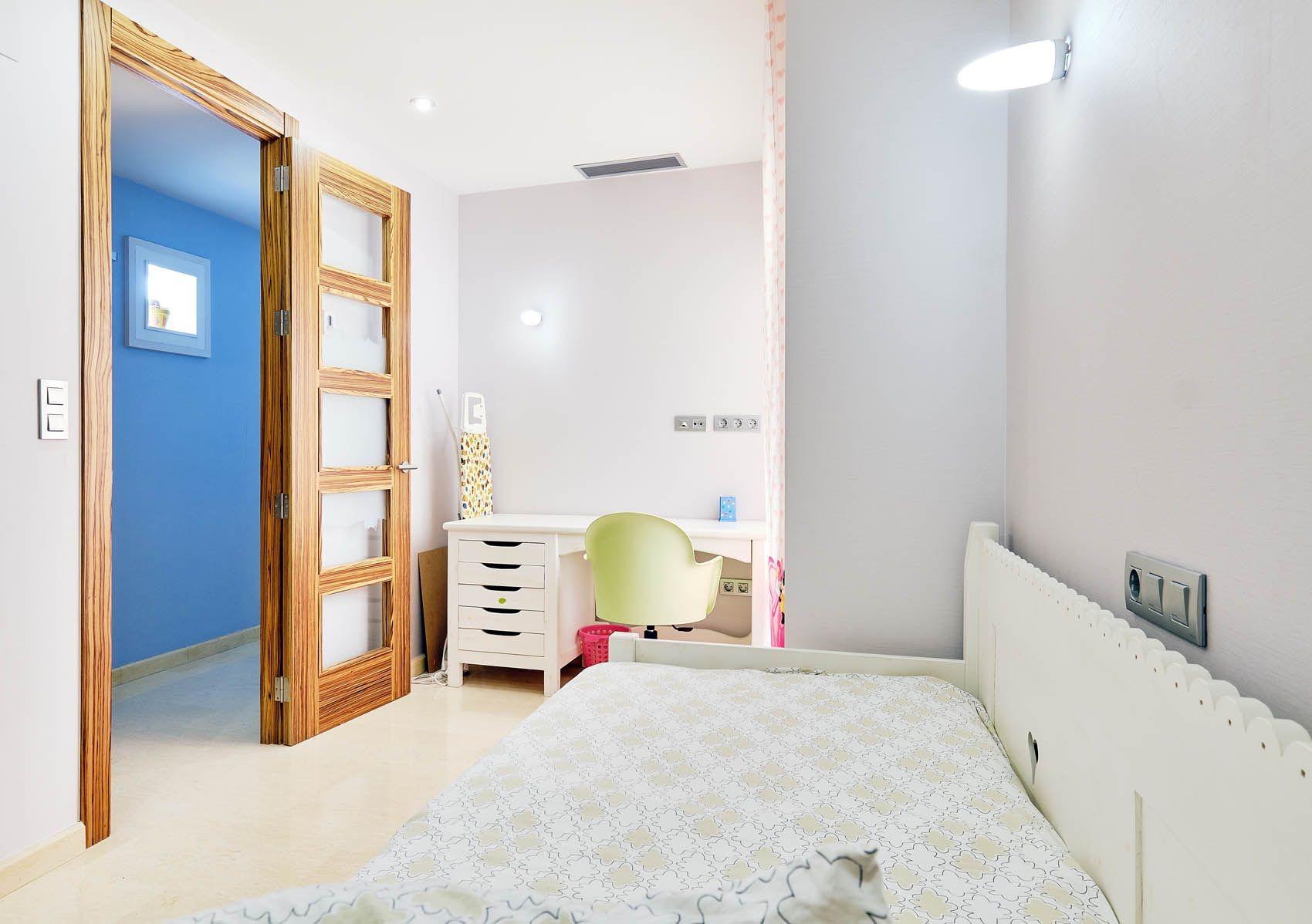 Master bedroom in penthouse for sale in Torrevieja
