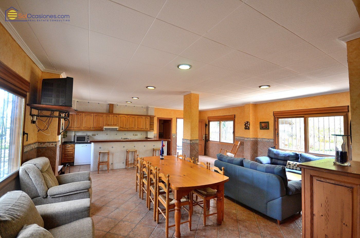 Master bedroom in villa for sale in Torrevieja